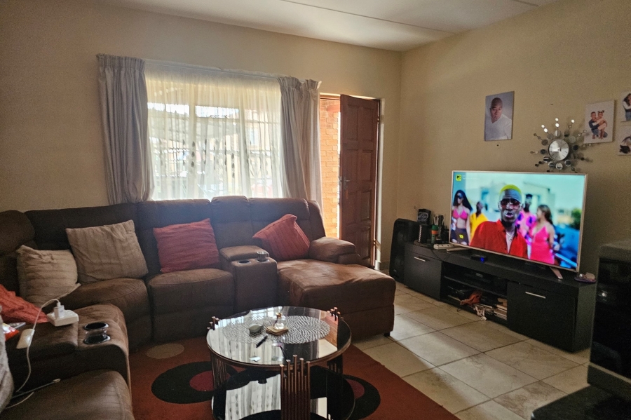 2 Bedroom Property for Sale in Waterval East North West